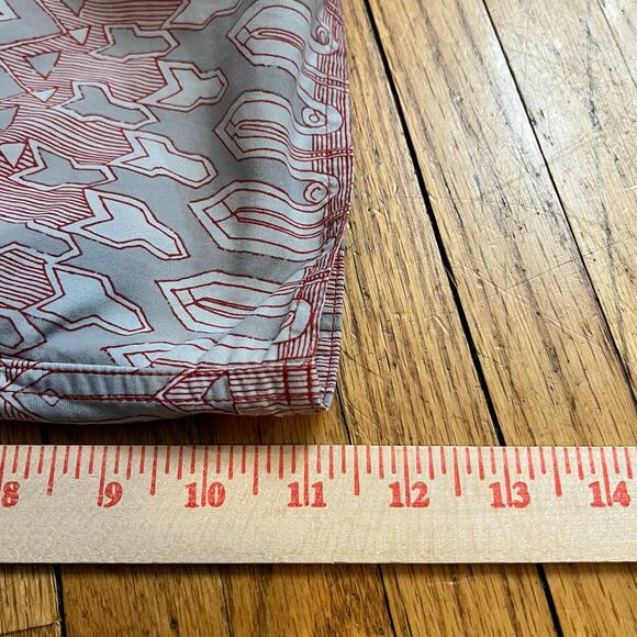 Patagonia Shorts Mens 30 Swim Trunks Aztec Red  11” inseam - Picture 7 of 8